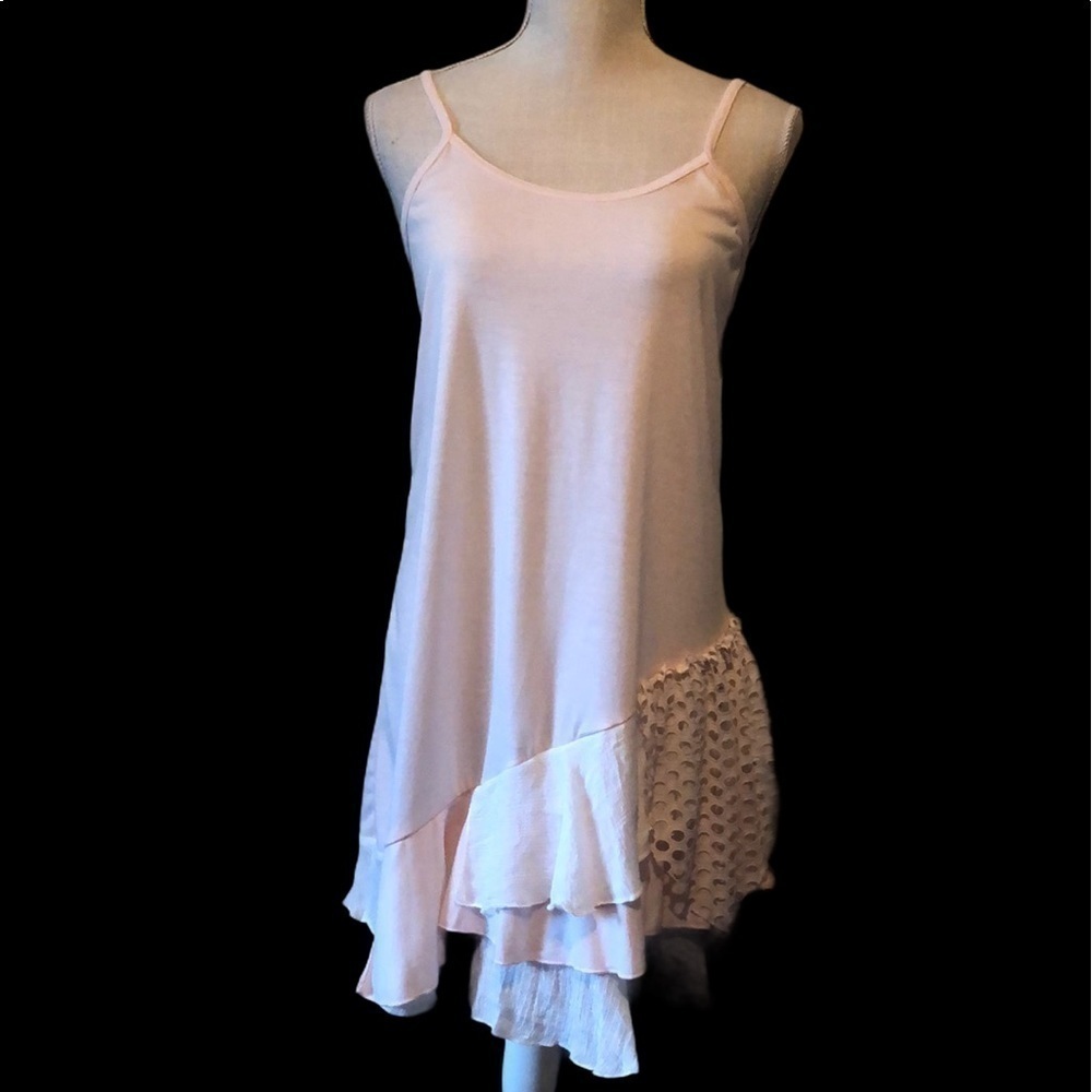 Slip dress with asymmetrical skirt ruffle, med.